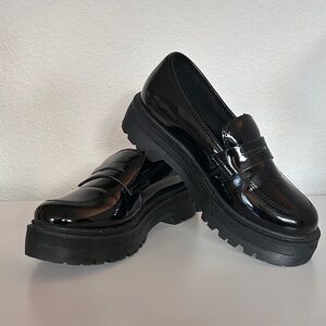 Lulus Maysie Black Patent Flatform Loafers sz 40